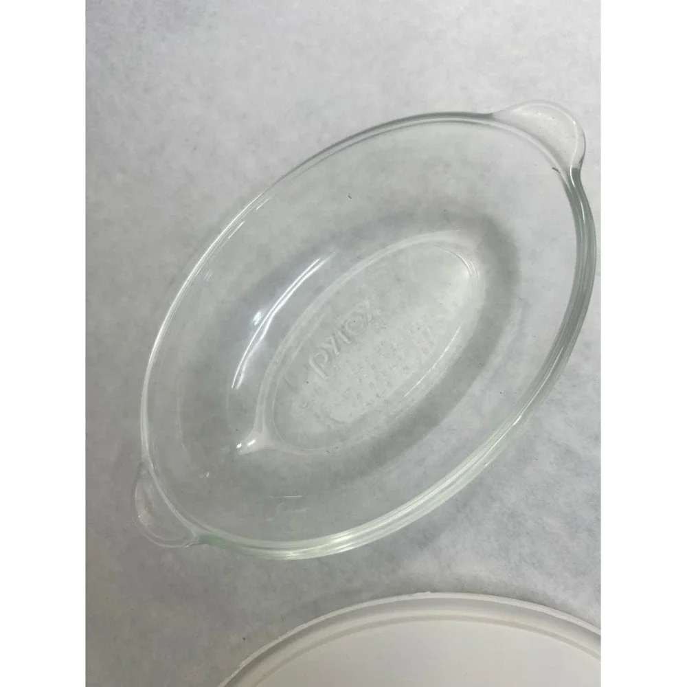 Pyrex by Corning 1.5 Cup 350ml Oval Glass Storage Dish with White Lid 729